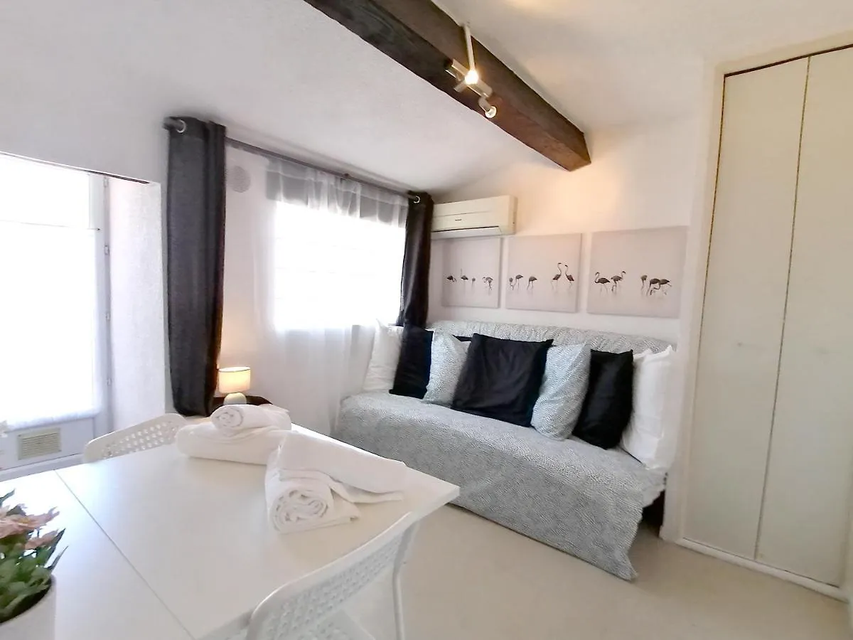 Studio Vieux-Port Avec Terrasse Bed and Breakfast Marseilles Bed & Breakfast